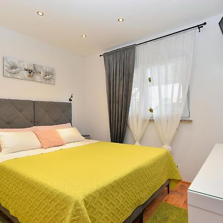 Apartment Snjezana 1064 روفينج المظهر الخارجي الصورة