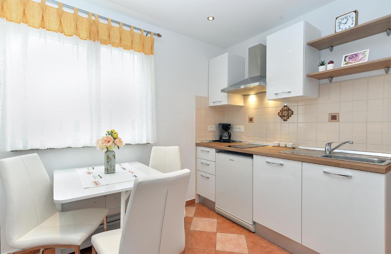 Apartment Snjezana 1064 روفينج المظهر الخارجي الصورة