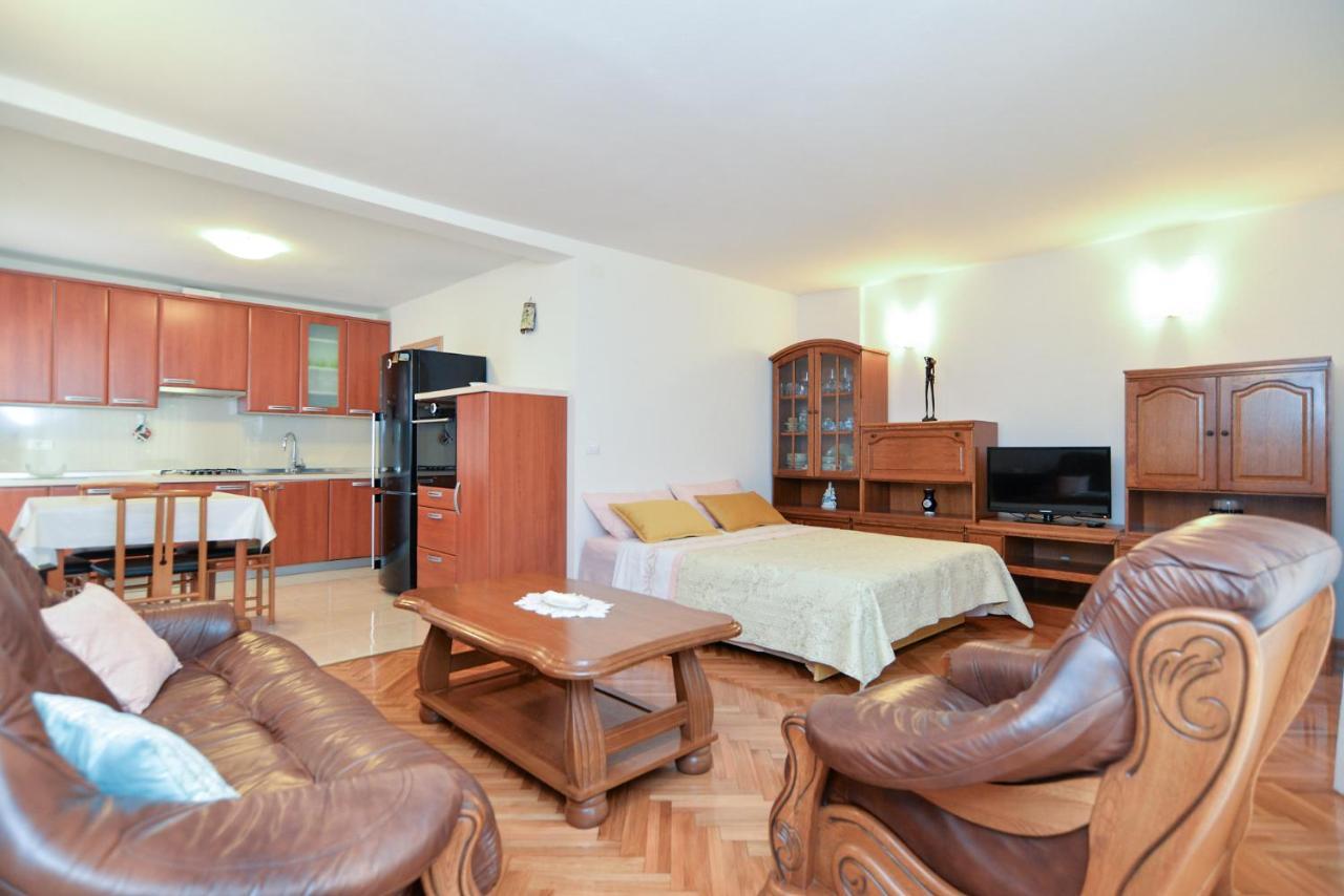 Apartment Snjezana 1064 روفينج المظهر الخارجي الصورة