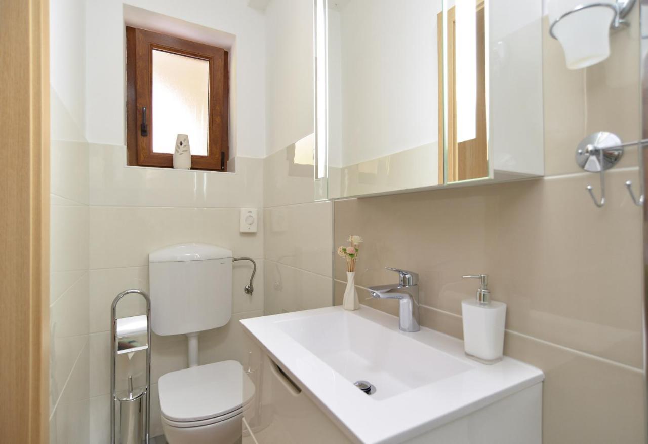Apartment Snjezana 1064 روفينج المظهر الخارجي الصورة