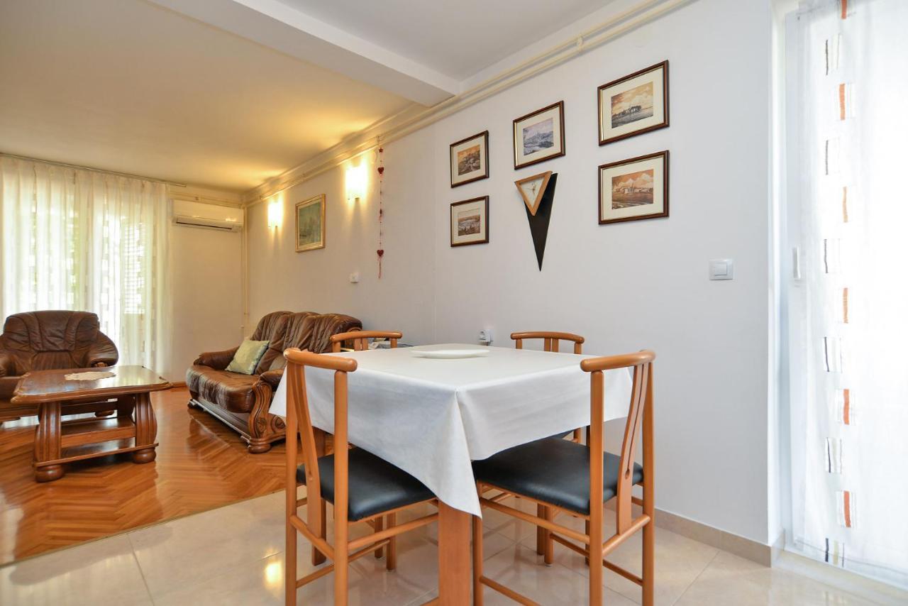 Apartment Snjezana 1064 روفينج المظهر الخارجي الصورة